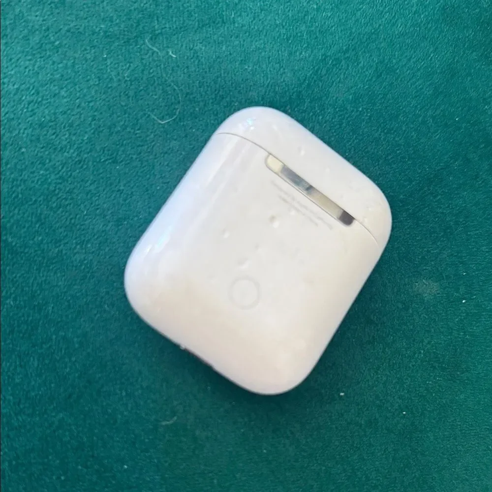 White Wireless Earbuds Case - RESTORED - Cleaned & Refurbished - Vertical Case